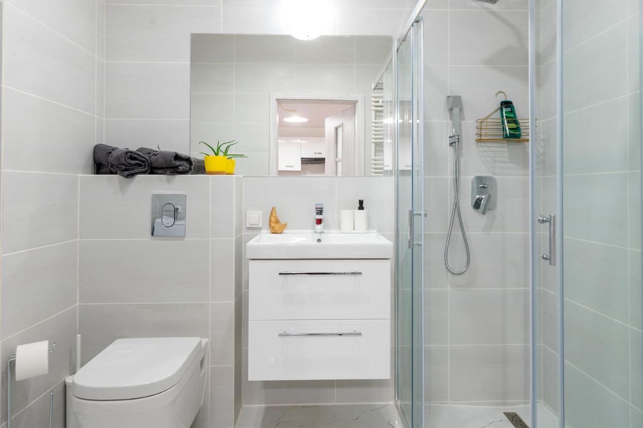 Luxury In City -3- Studio Bright & Secure Free Parking 罗兹 外观 照片